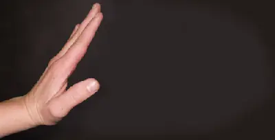 Bild von Tumisu auf Pixabay Hand mit ablehnender Handbewegung